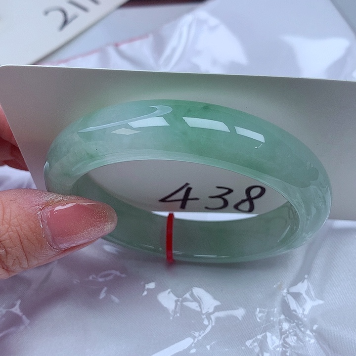 翡翠手镯未镶嵌翡翠