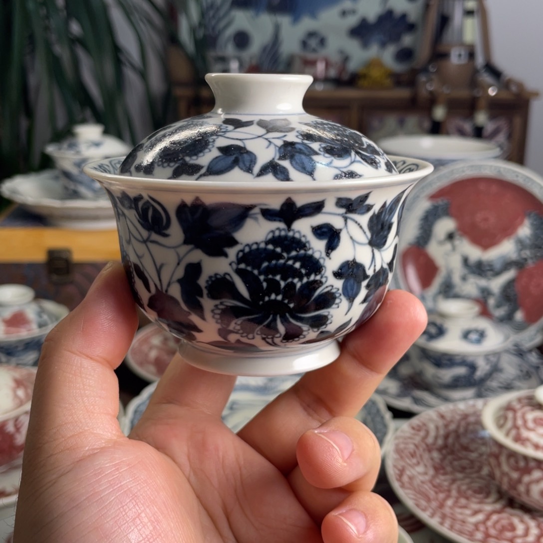 元青花牡丹花盖碗微瑕