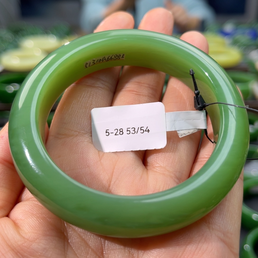 和田玉（碧玉）手镯未镶嵌