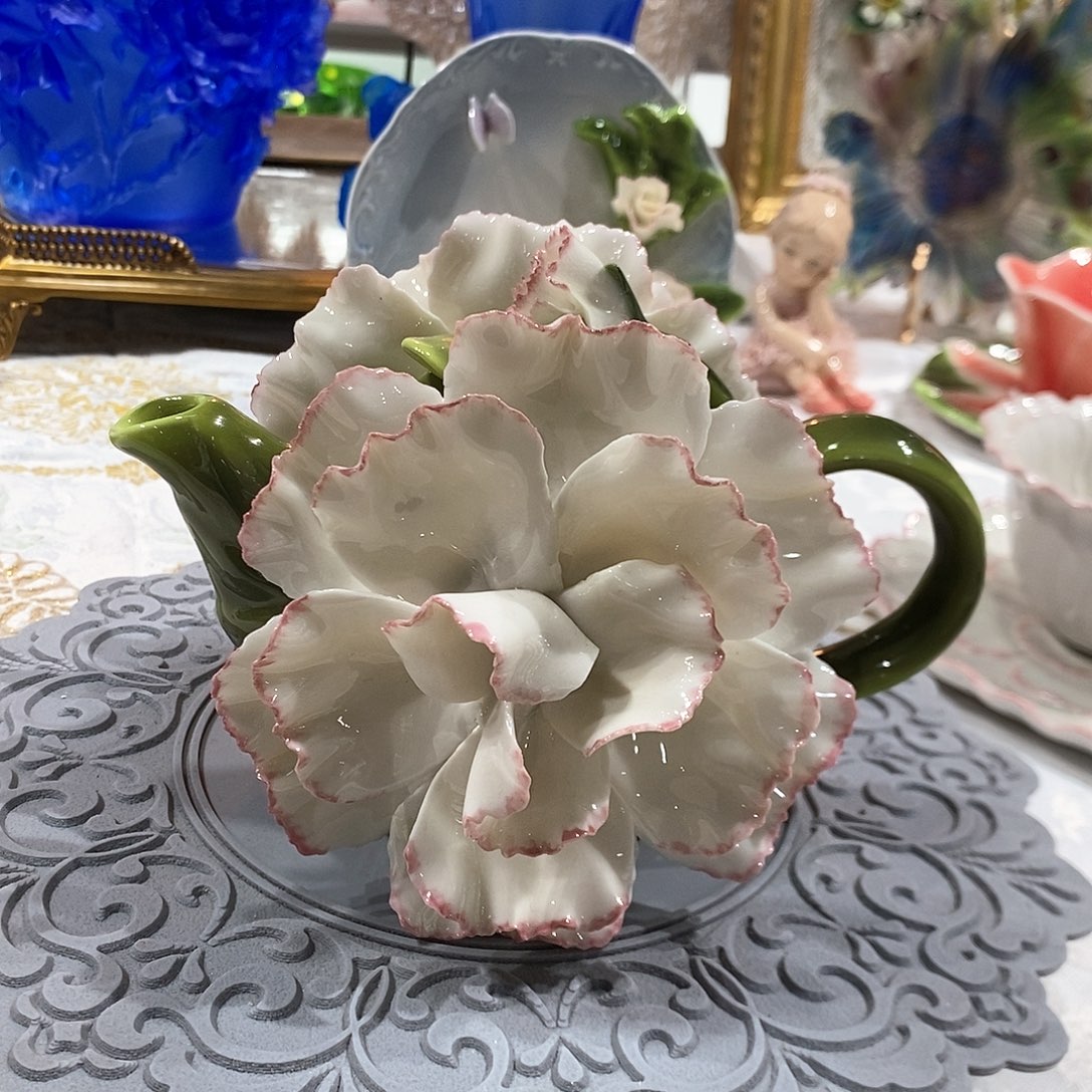 摆件骨瓷康乃馨花壶礼盒装