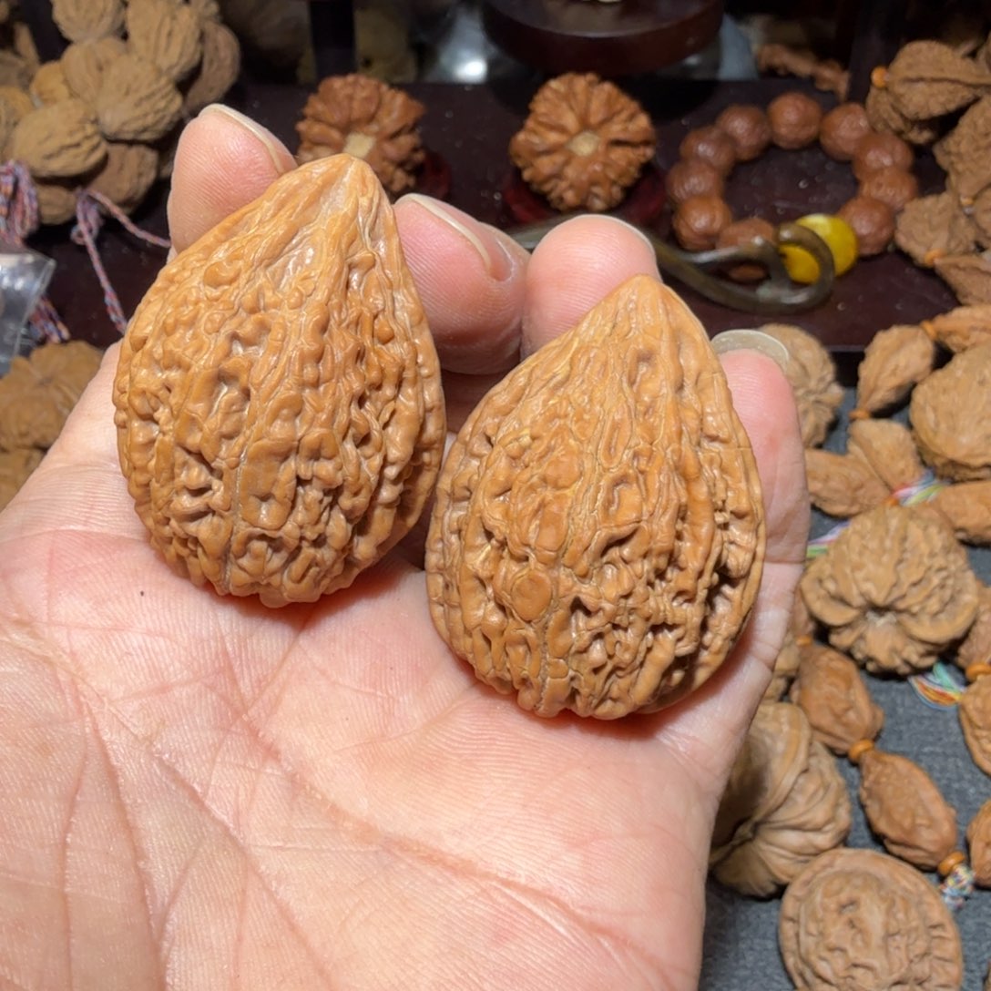 把件文玩核桃坐佛34有黄丝