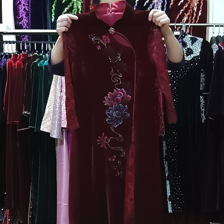 酒红色金丝绒拼接款中长改良旗袍裙l码90-110斤左右