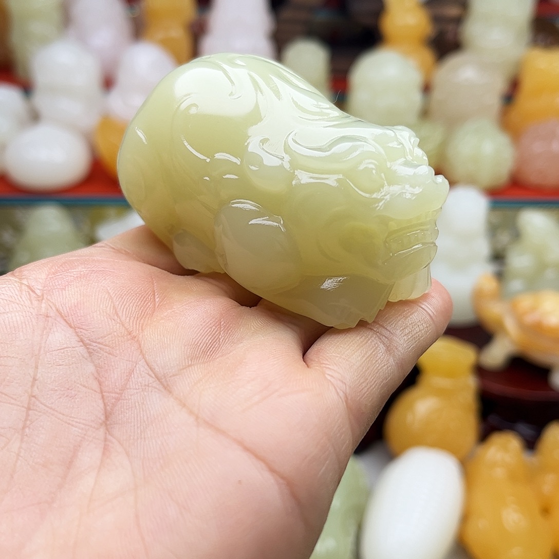 哇***呼石材貔貅手把摆件