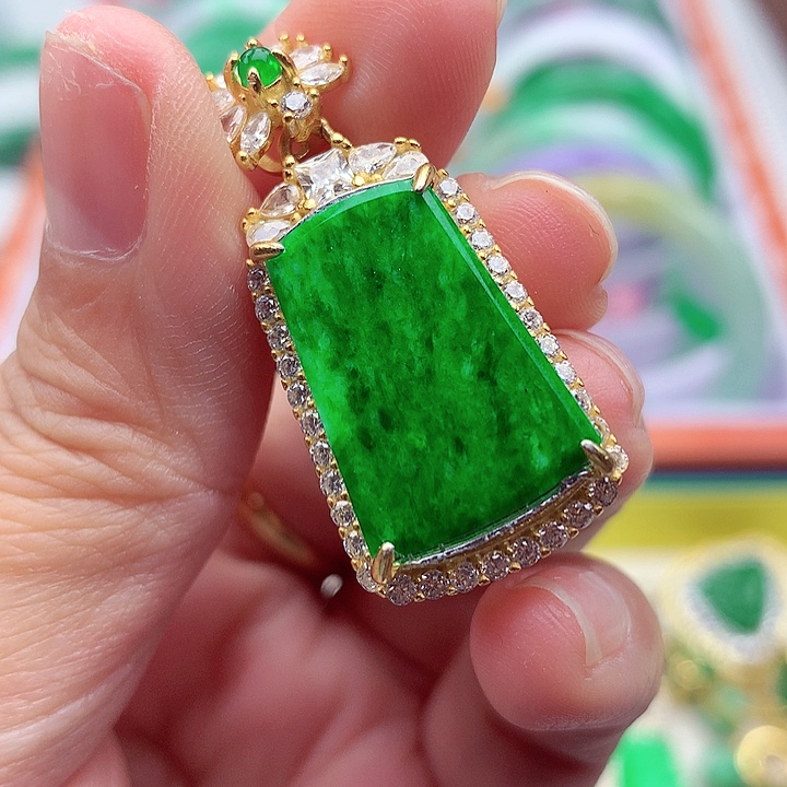 翡翠颈饰银S925镶嵌翡翠