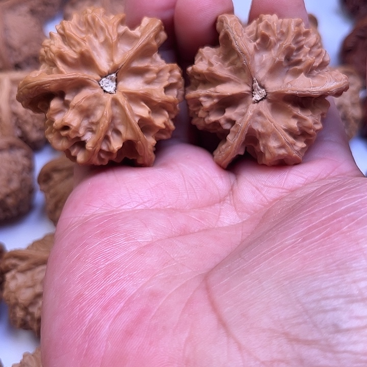 文玩核桃吊坠8****运我想要