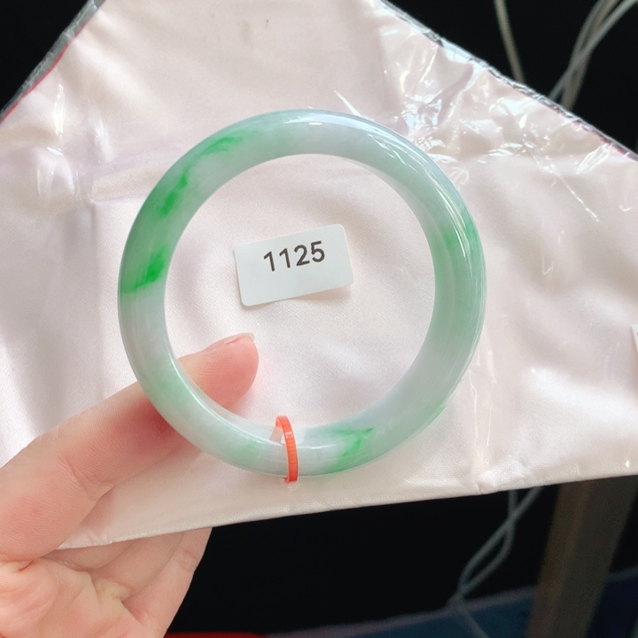 翡翠手镯未镶嵌天然翡翠手镯01