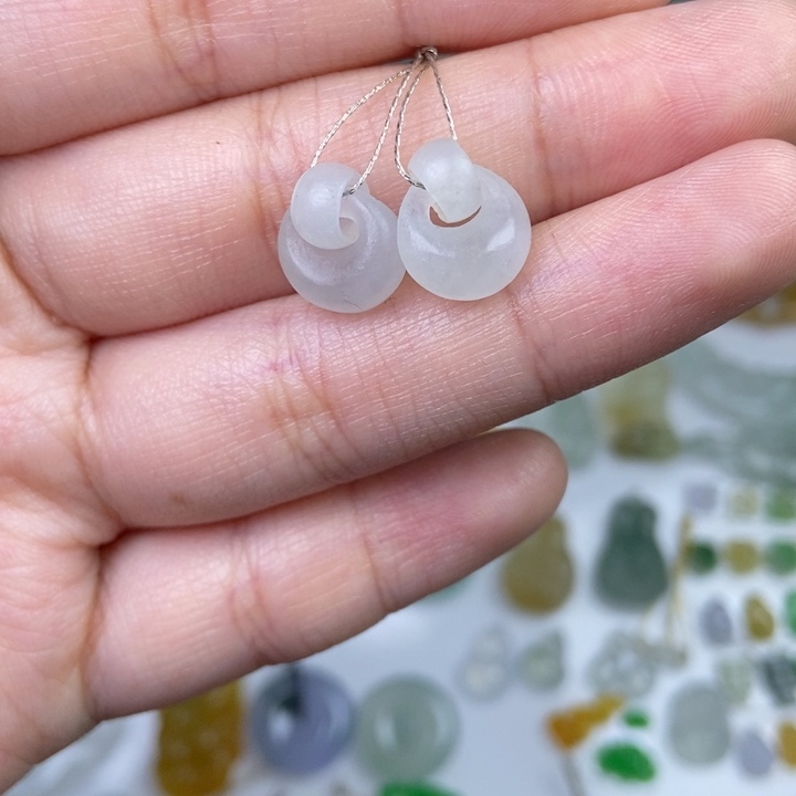 定制翡翠未镶嵌耳饰