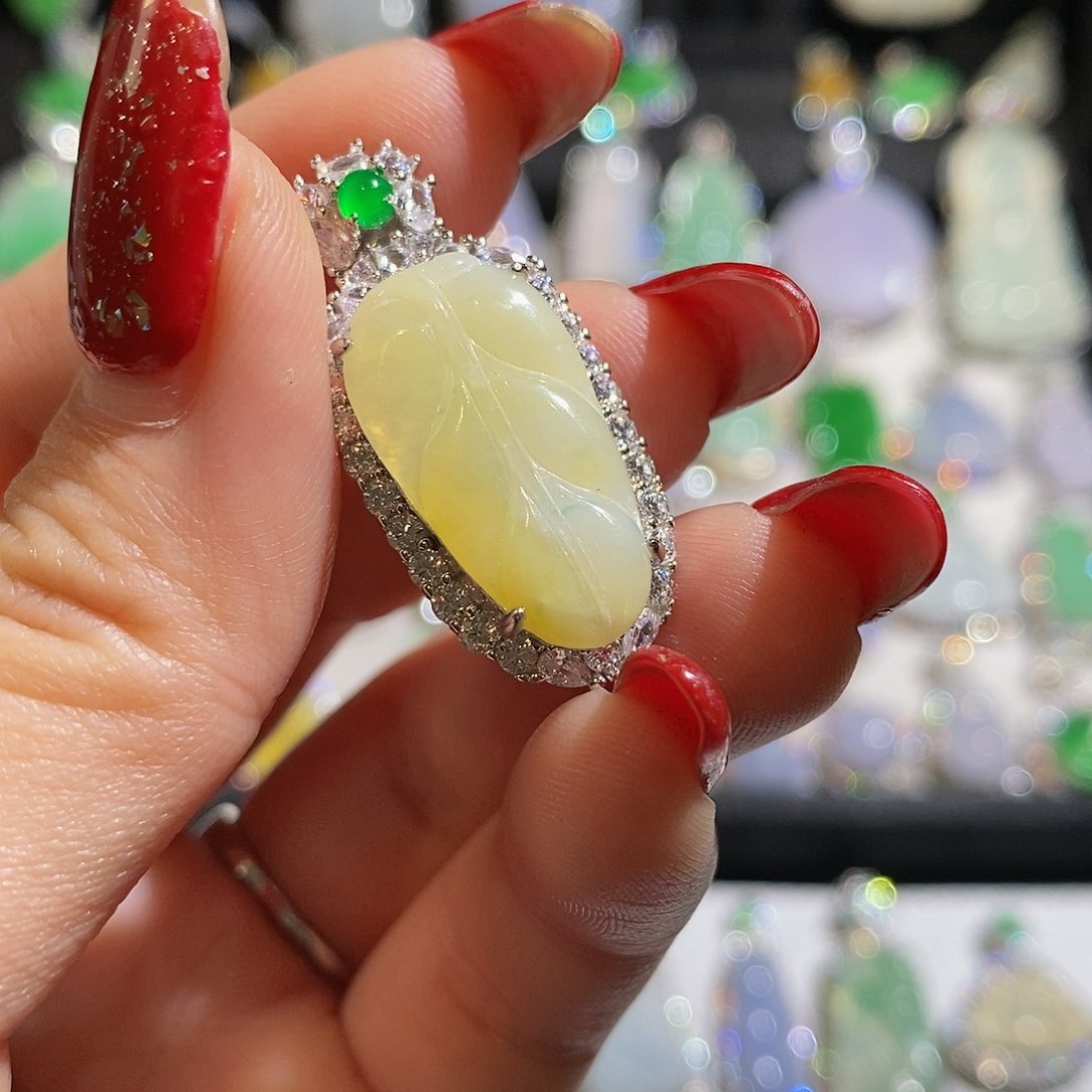 翡翠颈饰银S925镶嵌天然翡翠