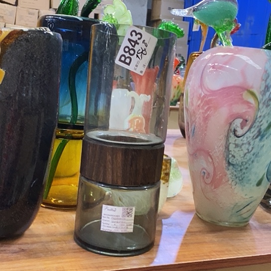 琉璃花瓶高28厘米口径10厘米