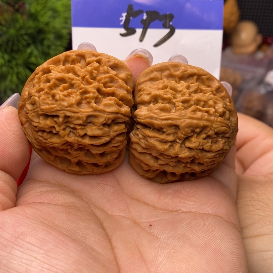 文玩核桃吊坠南疆石。边43➕。