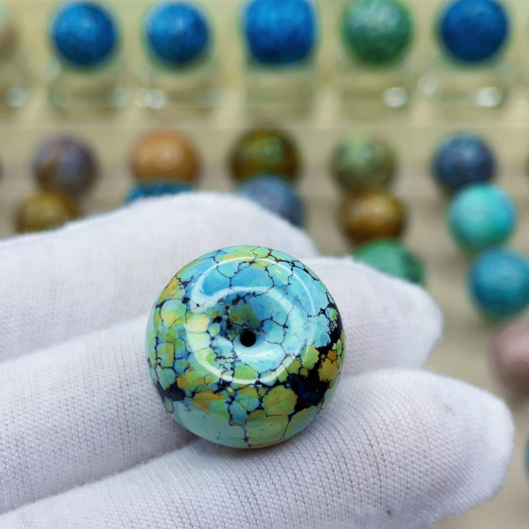 未镶嵌绿松石颈饰