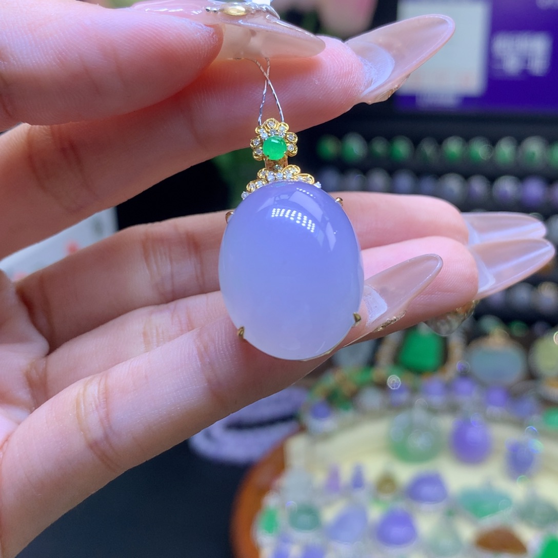 翡翠18K金镶嵌颈饰天然