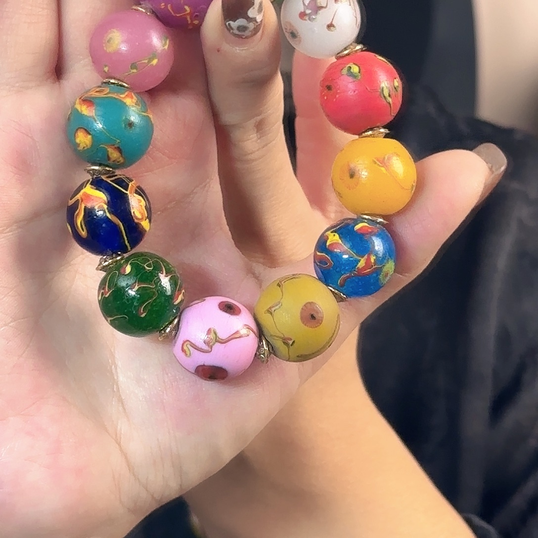 琉璃配饰老琉璃的故事是什么啊哈哈笑的