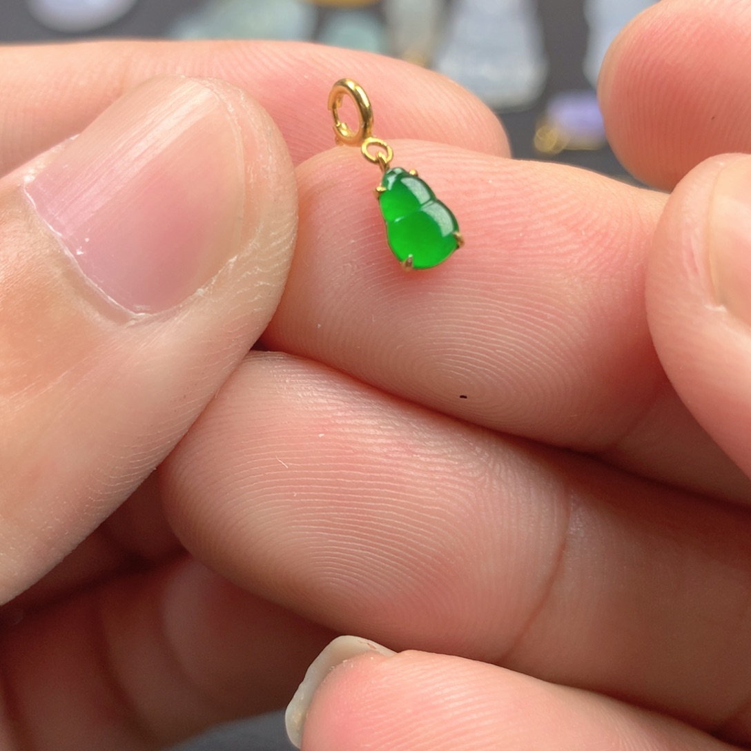 【闪购商品】颈饰18K金镶嵌翡翠翡翠