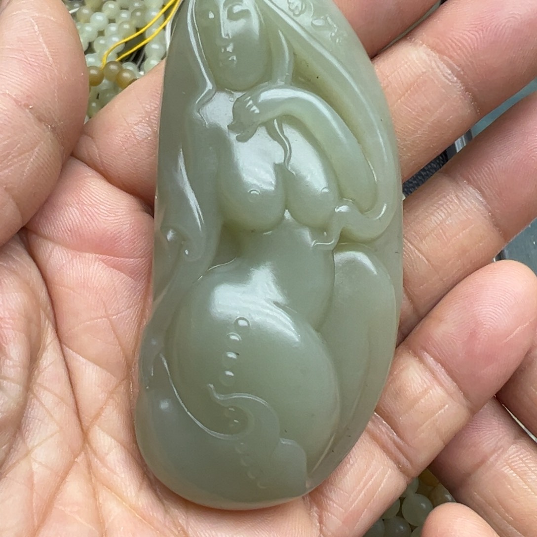 和田玉（糖玉）未镶嵌把件