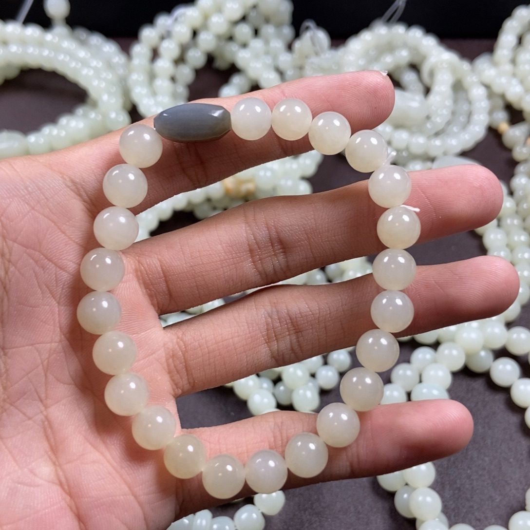 痞***酒未镶嵌和田玉把件