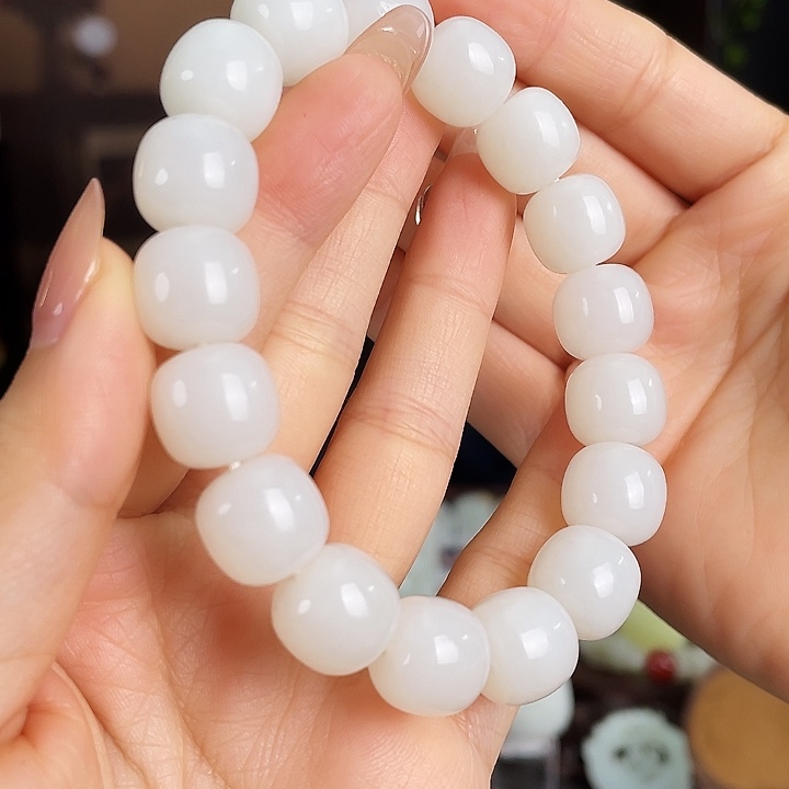 和田玉未镶嵌颈饰定制发货