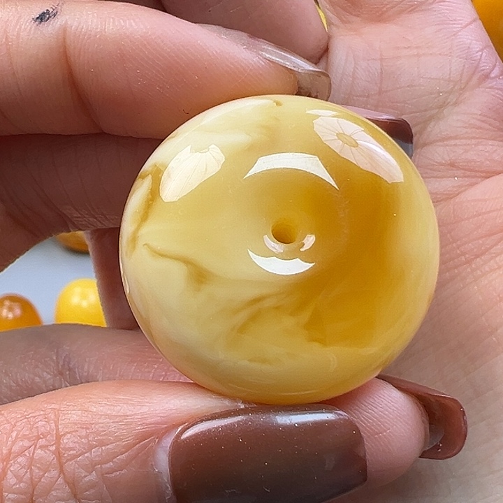 蜜蜡未镶嵌珠宝奇石
