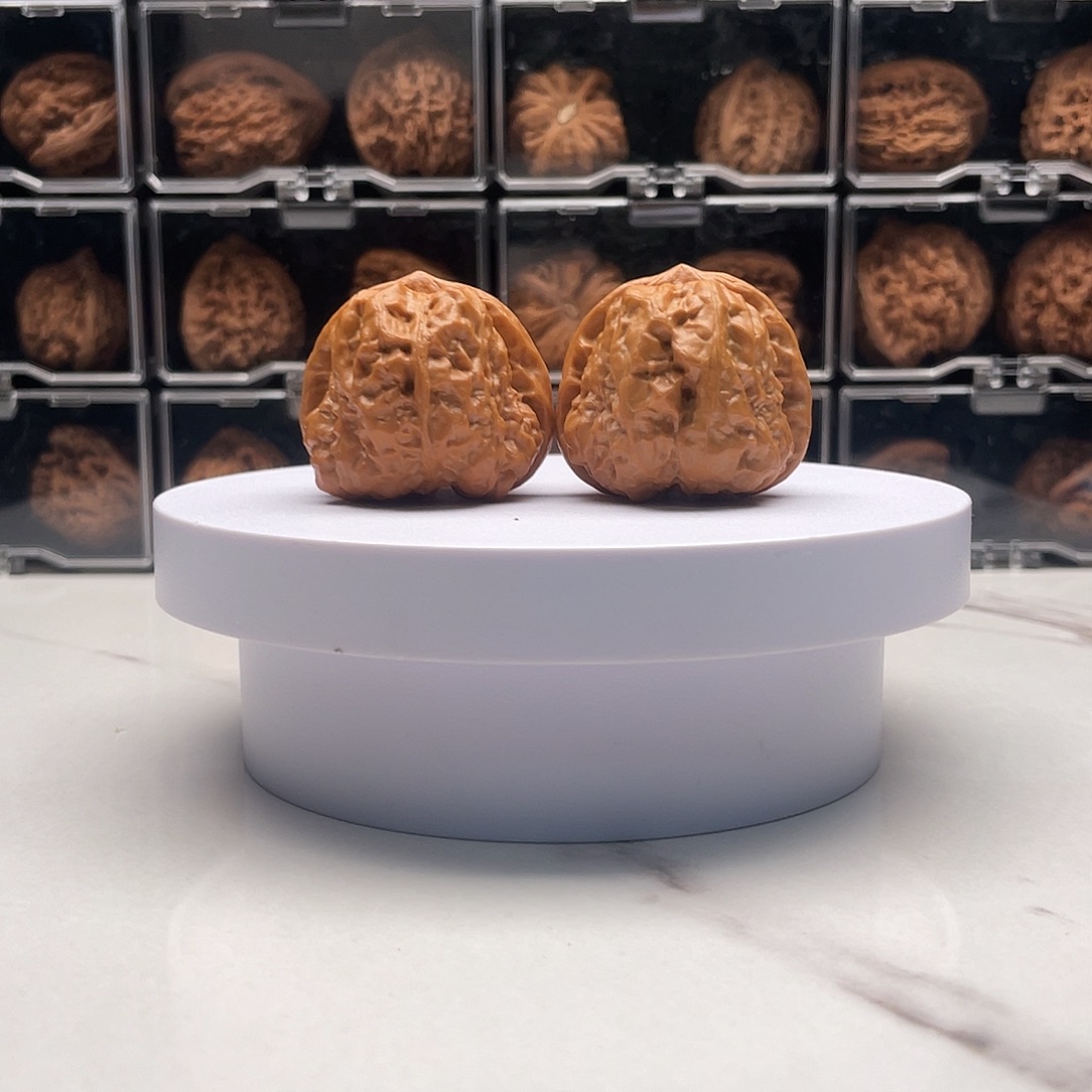 地***雷文玩核桃吊坠新年礼物