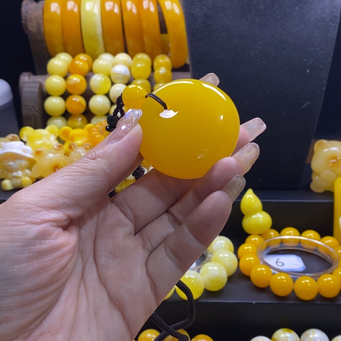 我***！非金属鸡油黄公主扣