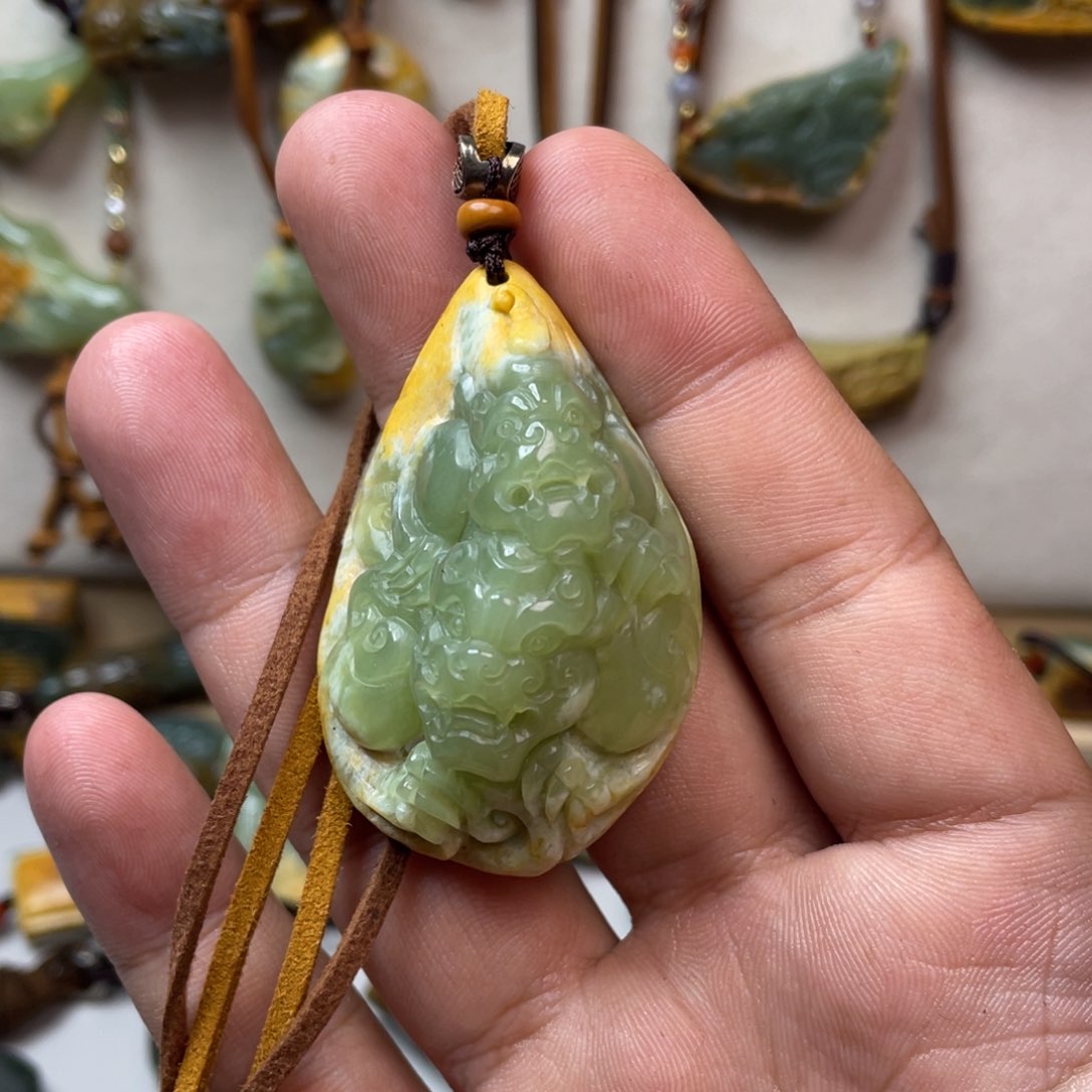 岫岩河磨玉（透闪石质玉）挂坠未镶嵌改*