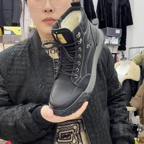 男士马丁靴41码皮毛一体靴