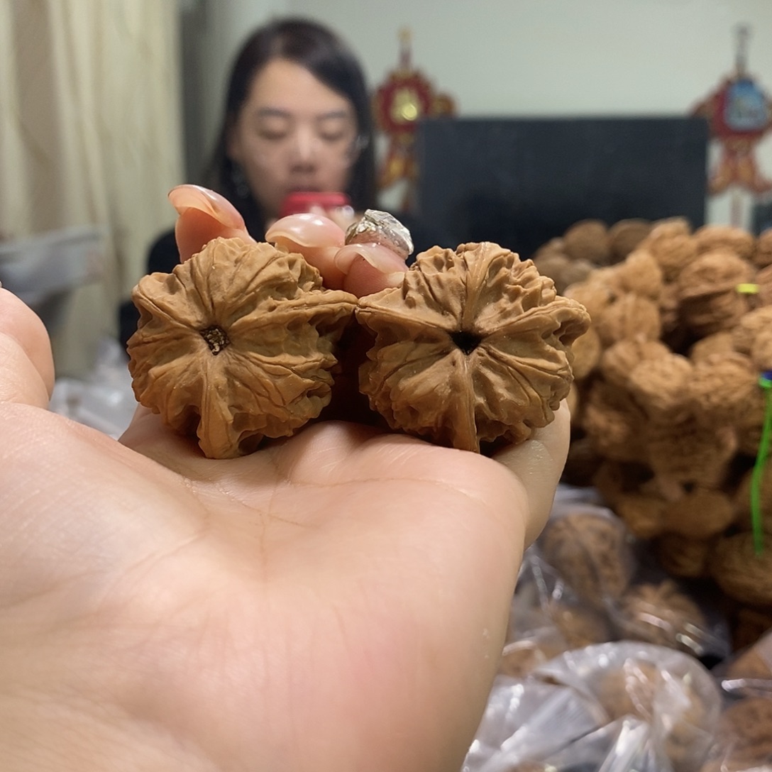 把件文玩核桃r****f玉玺三棱