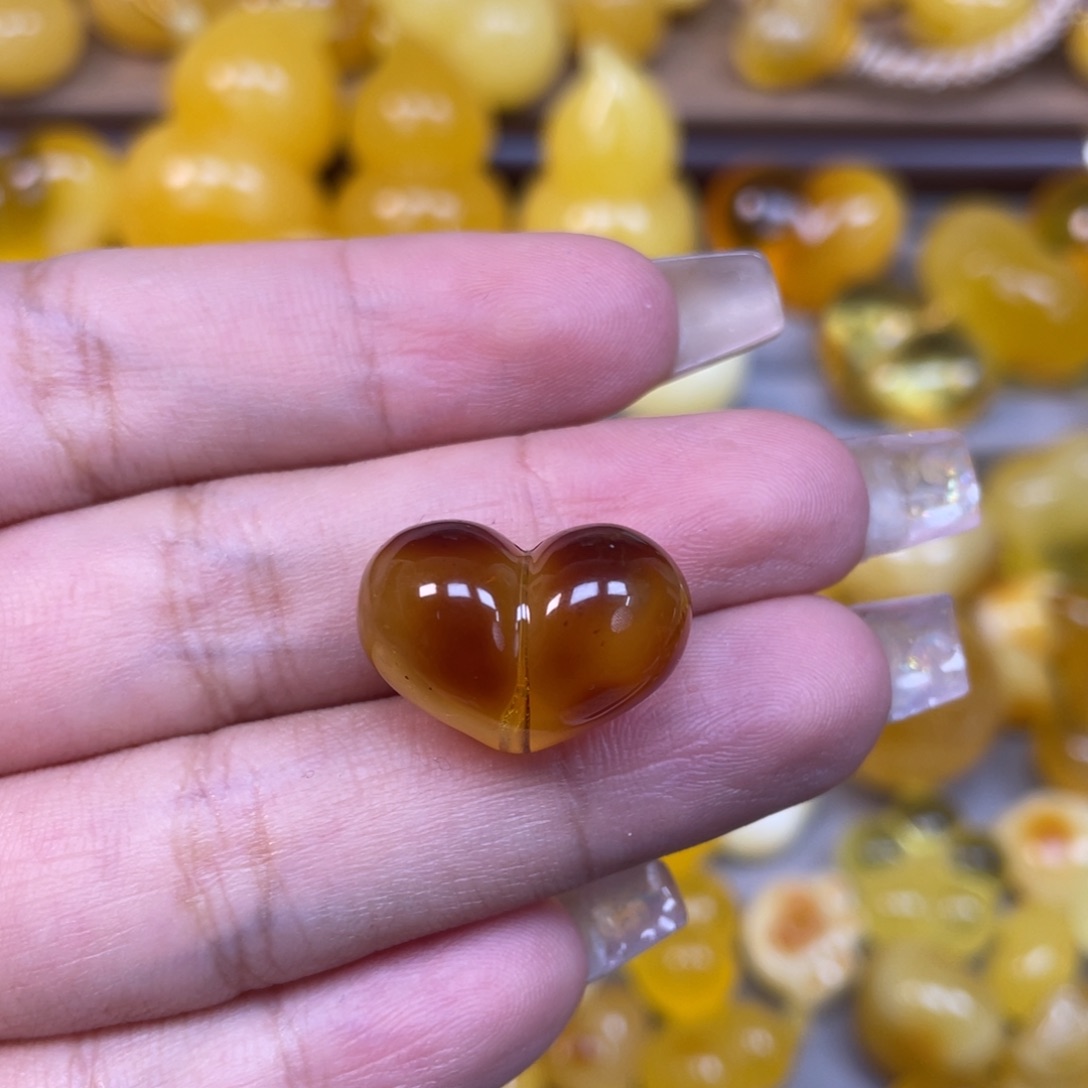 琥珀未镶嵌珠宝奇石