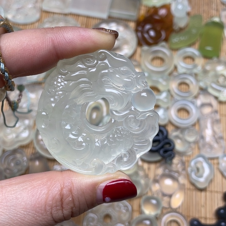 蛇纹石玉颈饰未镶嵌记***.