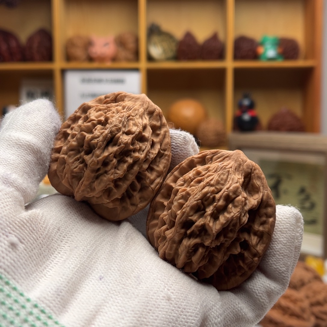 文玩核桃把件福利不退换，42虎头有蹦尖