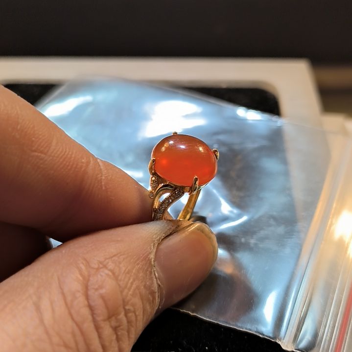 余***石英岩玉未镶嵌戒面