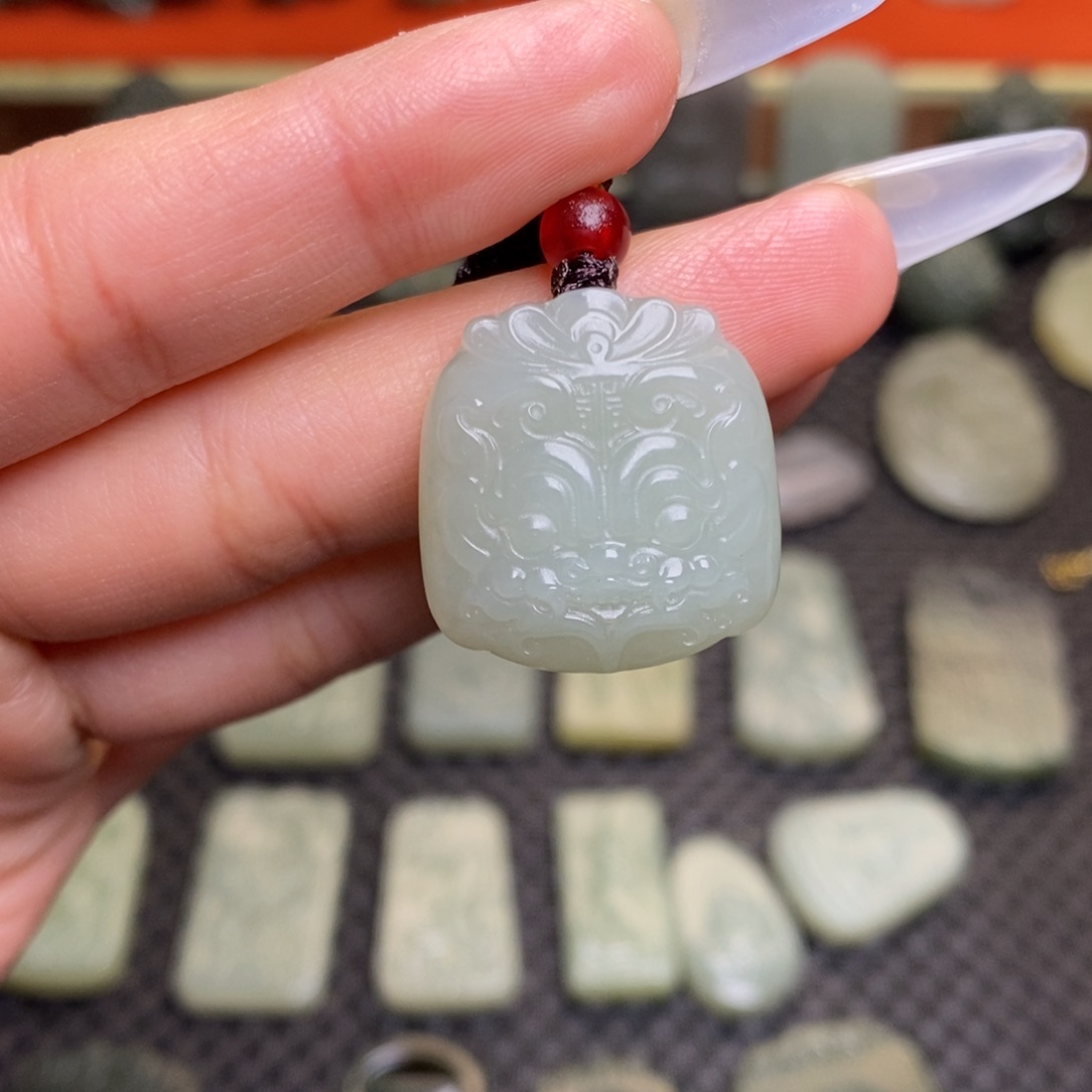 和田玉颈饰未镶嵌