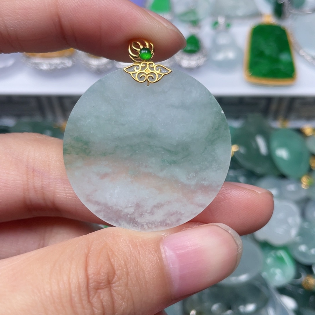 翡翠颈饰18K金镶嵌翡翠