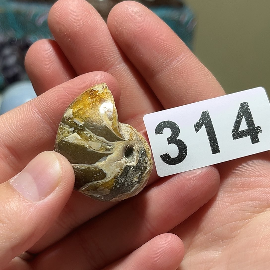 未镶嵌水晶大型摆件（非配饰）