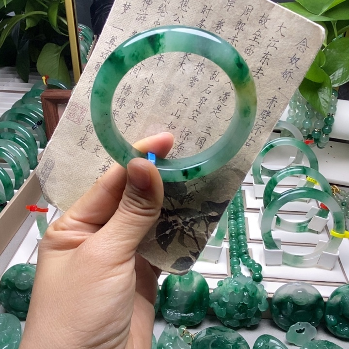 石英质玉未镶嵌手镯