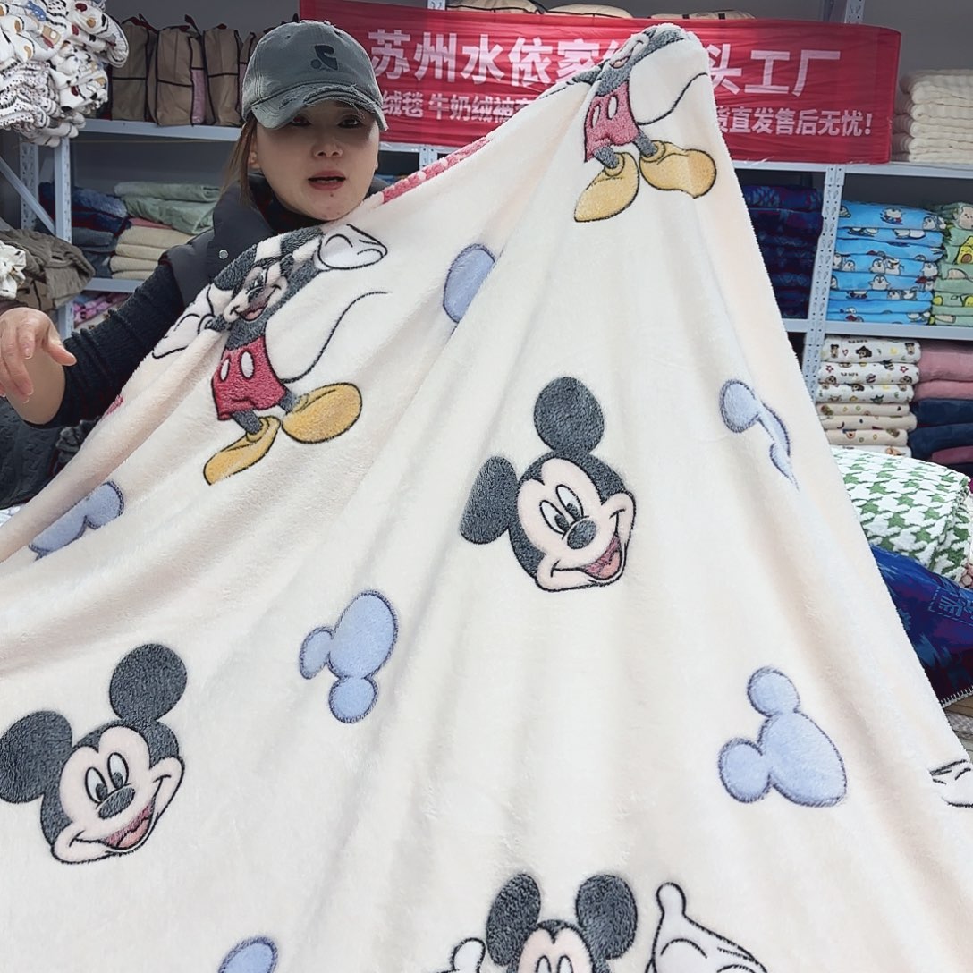 羊驼毛220.230背印剪花毯，底色随机发