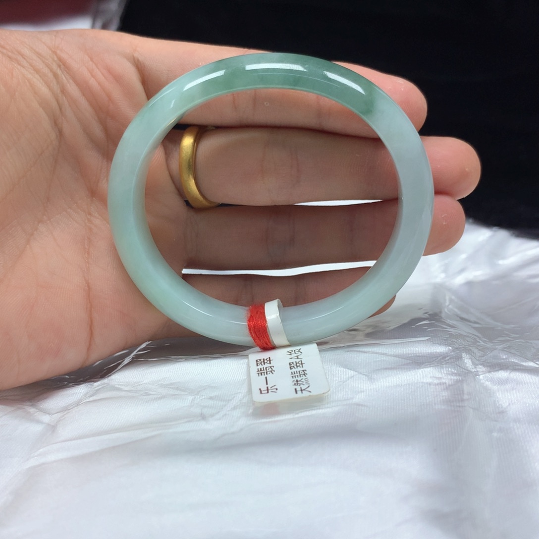 翡翠未镶嵌手镯（贵妃镯）56.5贵妃