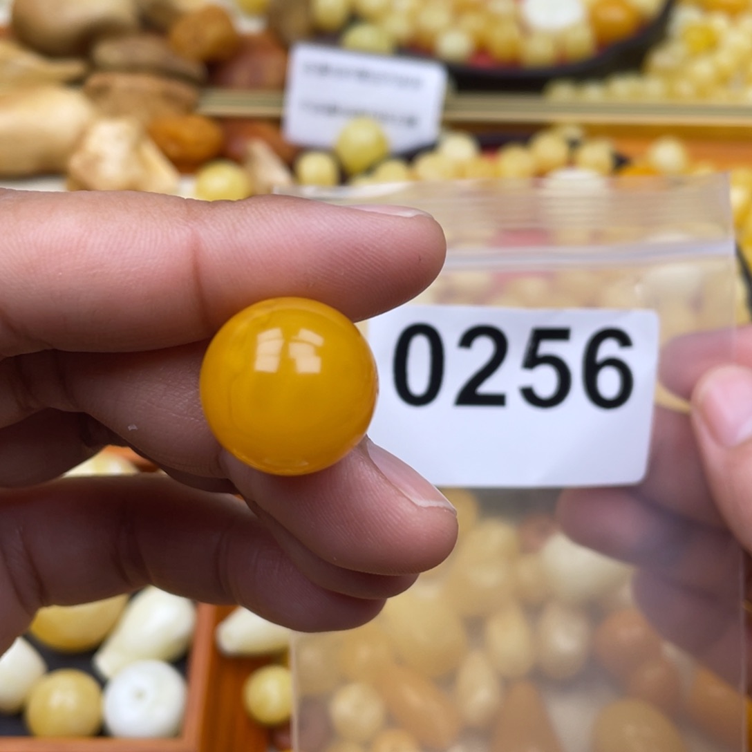 琥珀珠宝奇石未镶嵌王**.