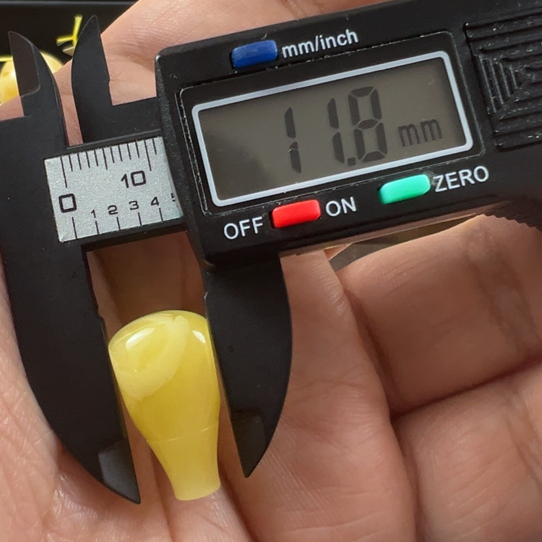 未镶嵌蜜蜡裸石黑**肥24全