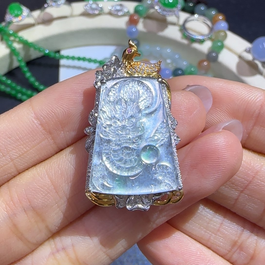 翡翠18K金镶嵌颈饰精品