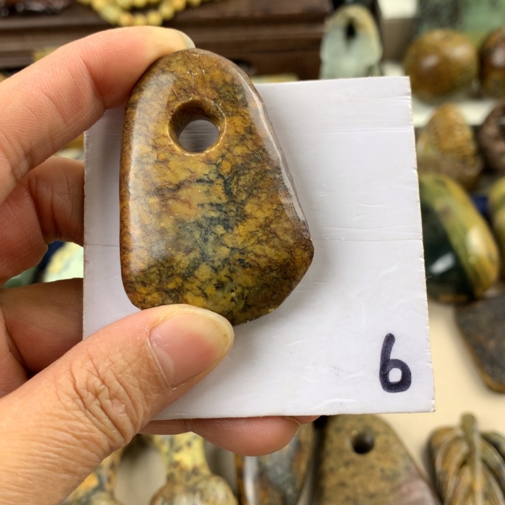 岫岩河磨玉（透闪石质玉）手把件未镶嵌