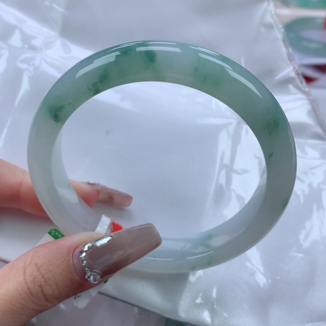 翡翠手镯未镶嵌60正圈