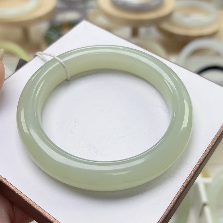 和田玉未镶嵌手镯毕业级 9