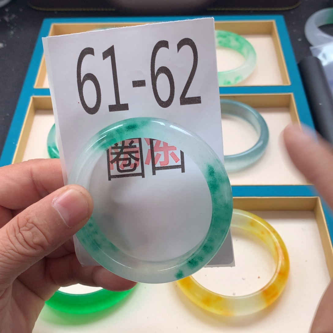 1石英岩玉手镯手镯