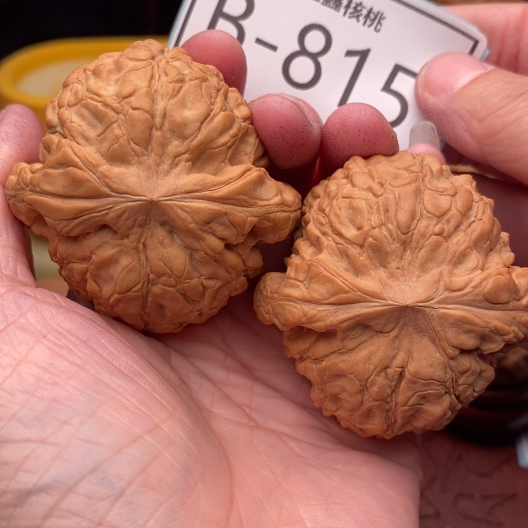 文玩核桃把件龙鼎51