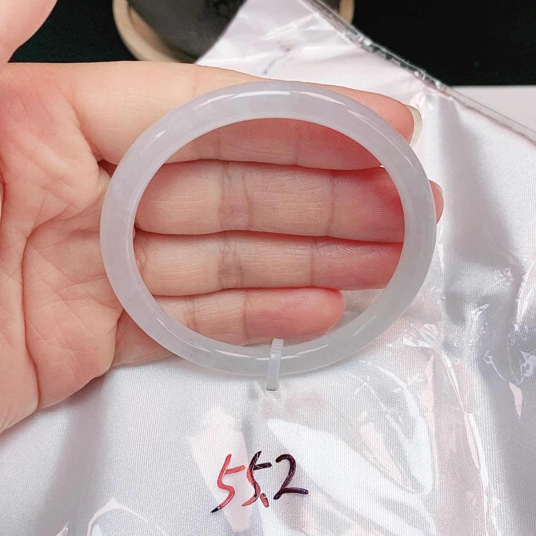 【闪购商品】翡翠手镯未镶嵌正圆