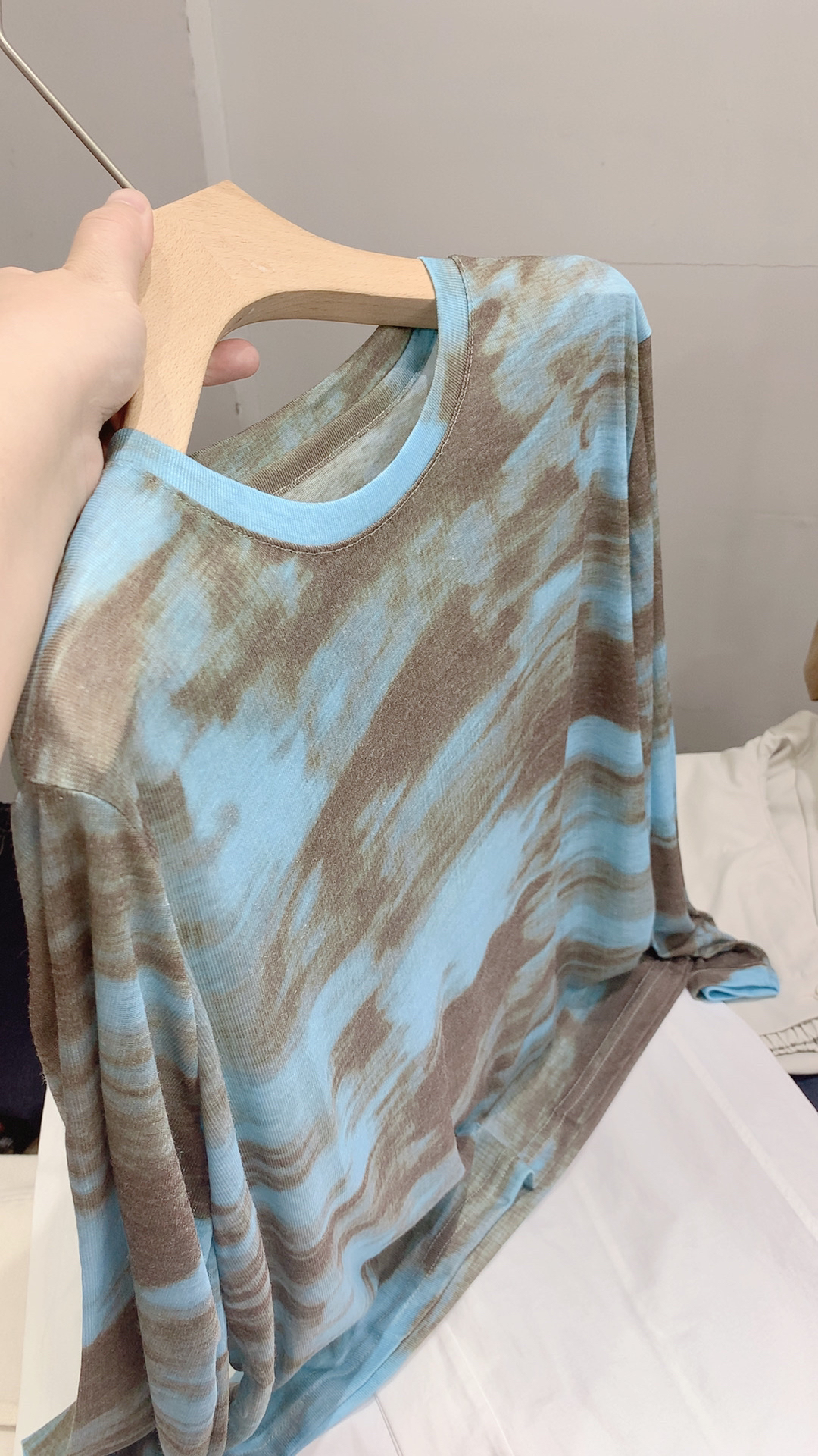 宝衣家 蓝色妖姬 夏款柔软晕染可防晒长袖