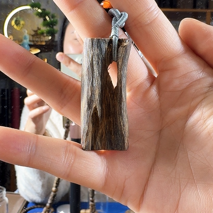 沉香吊坠蒋*醇化2年千里香品种随行吊坠7.3克