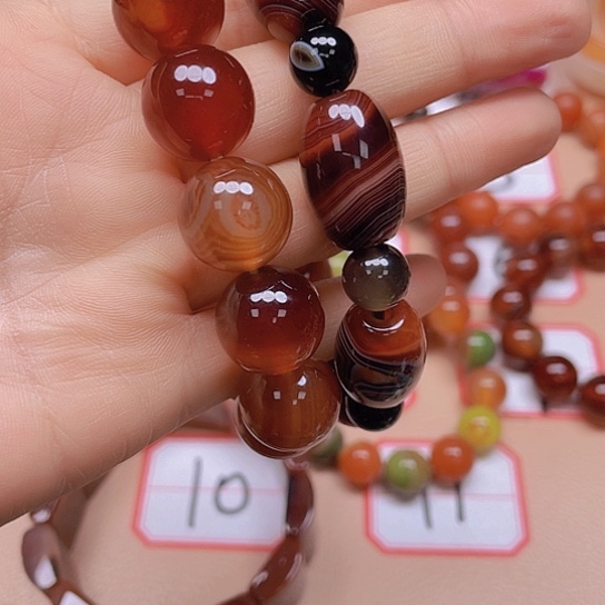 玛瑙/玉髓颈饰未镶嵌误**间