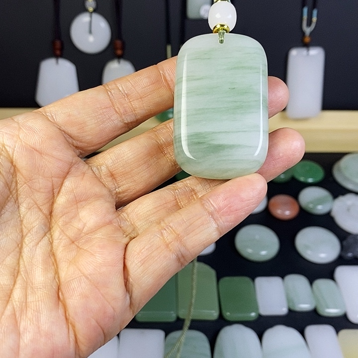 一***、东陵石未镶嵌颈饰